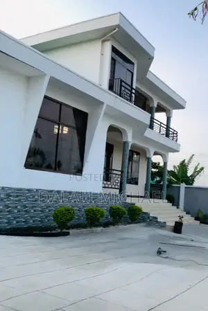 5bdrm House in Goba for sale