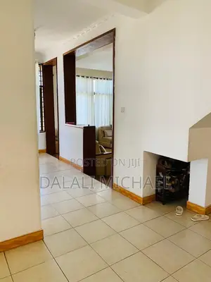5bdrm House in Goba for sale