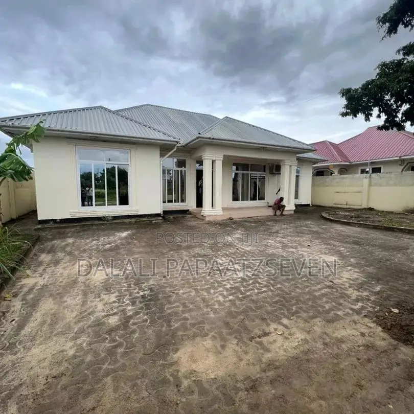 3bdrm House in Dalalipapaatzseven, Bunju for rent