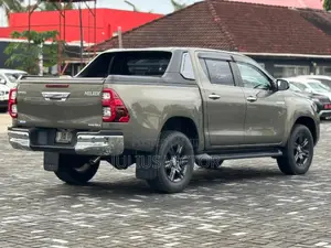 Toyota Hilux 2020 Beige