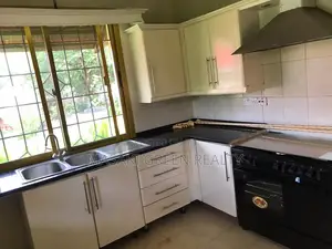 8bdrm Mansion in Mikocheni A, Kinondoni for sale