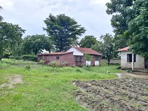 Eneo Lenye Ukubwa Wa SQMT 1330 Linauzwa Lipo Salasala