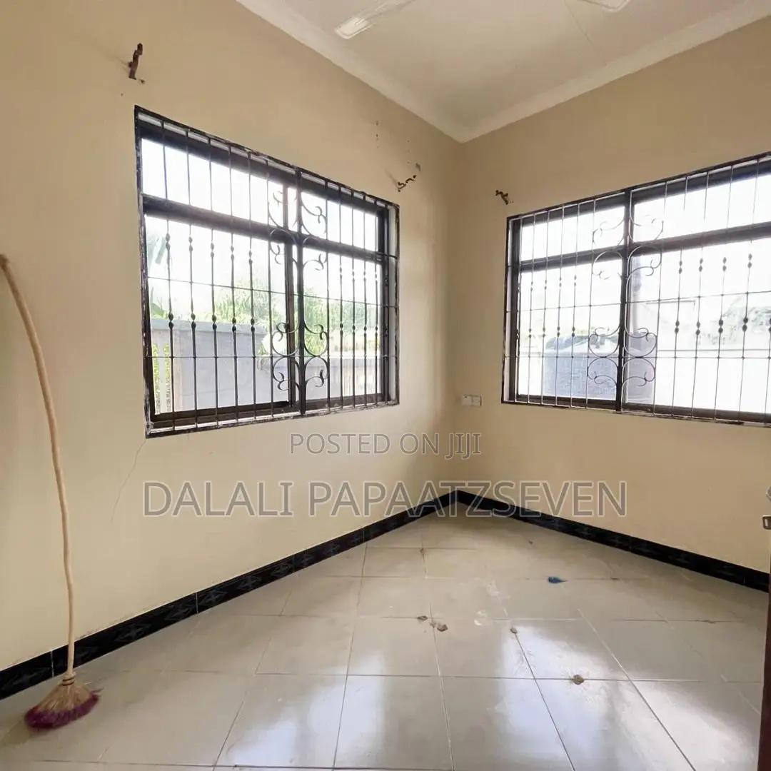 3bdrm House in Dalalipapaatzseven, Kinondoni for rent