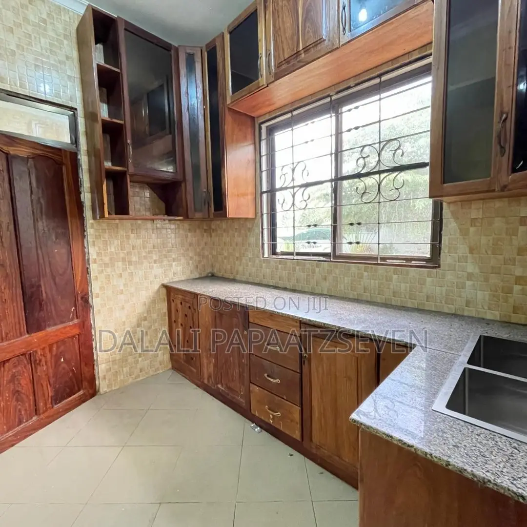 3bdrm House in Dalalipapaatzseven, Kinondoni for rent