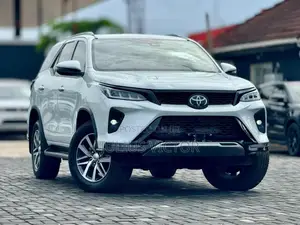 Toyota Fortuner 2023 White