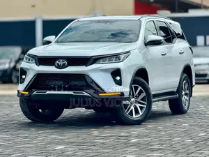 Toyota Fortuner 2023 White
