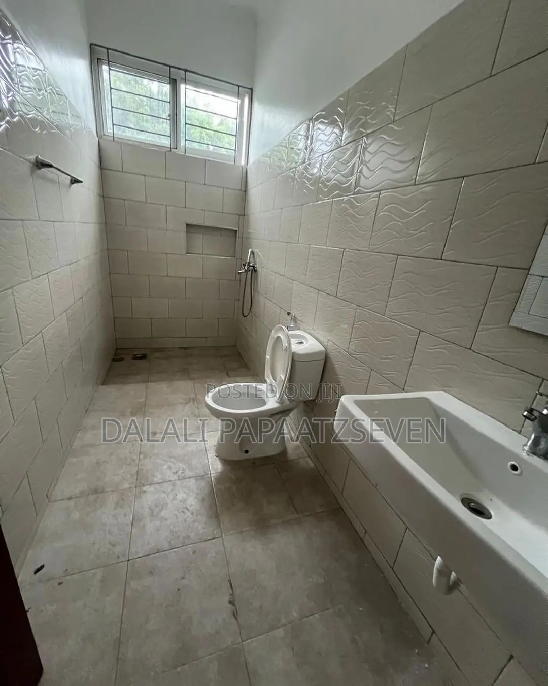 3bdrm House in Dalalipapaatzseven, Kinondoni for rent