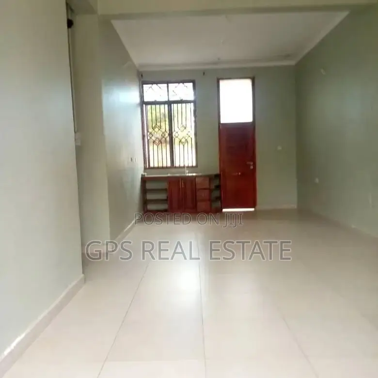 6bdrm Apartment in Ununio, Kinondoni for sale