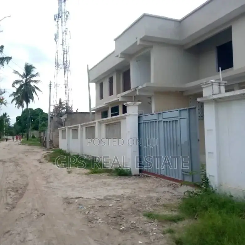 6bdrm Apartment in Ununio, Kinondoni for sale