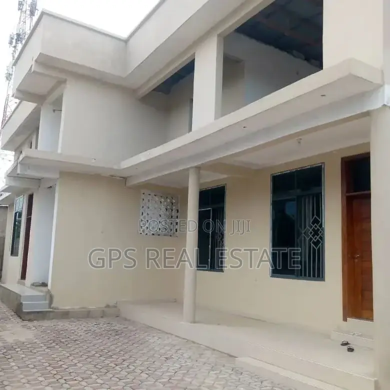 6bdrm Apartment in Ununio, Kinondoni for sale