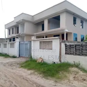 6bdrm Apartment in Ununio, Kinondoni for sale