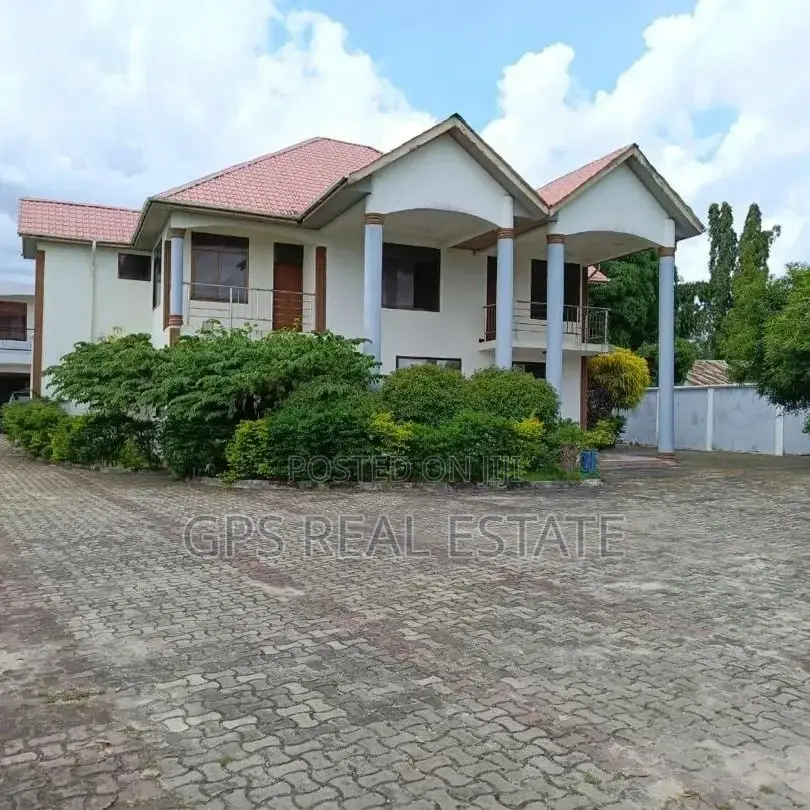 6bdrm House in Tuangoma, Kigamboni for sale