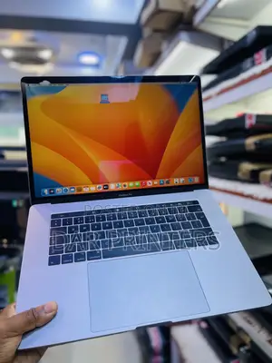 Laptop Apple MacBook Pro 2017 16GB Intel Core I7 SSD 1T