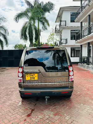 Land Rover Discovery 2013 Gold