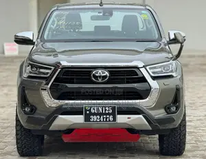 Toyota Hilux 2022 Gray