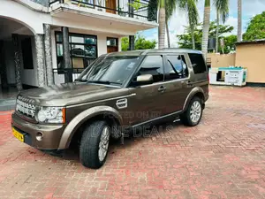Land Rover Discovery 2013 Gold