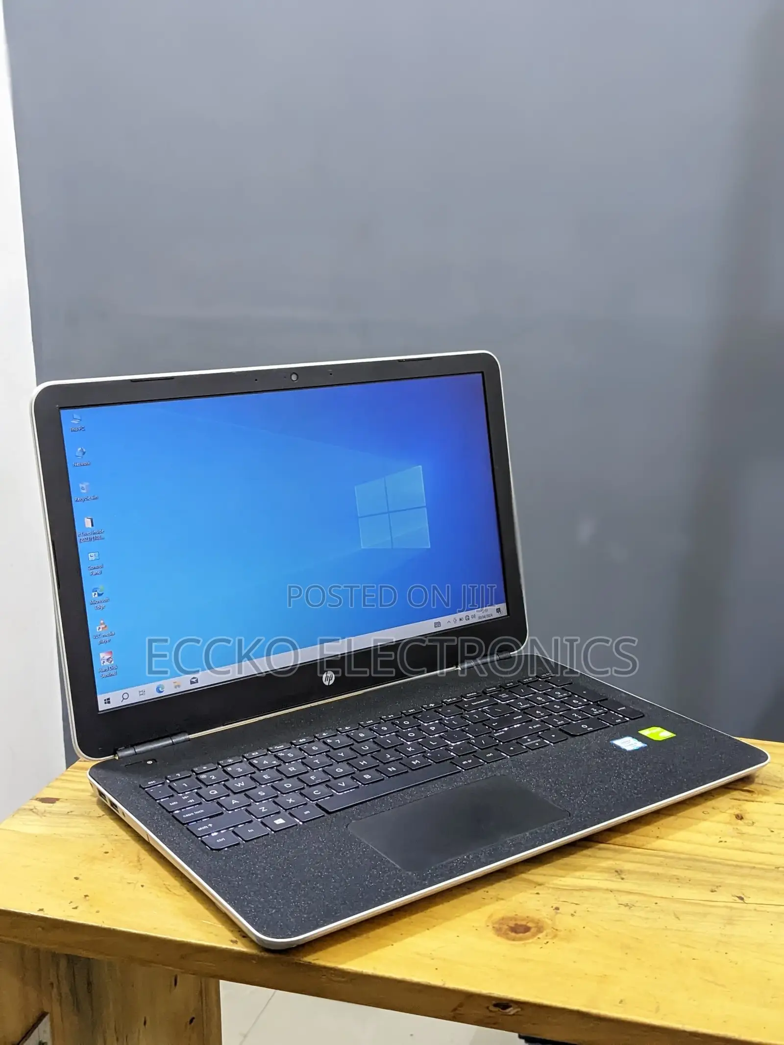 Laptop HP Pavilion 15-Eh0050wm 8GB Intel Core I5 SSD 256GB