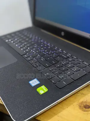 Laptop HP Pavilion 15-Eh0050wm 8GB Intel Core I5 SSD 256GB