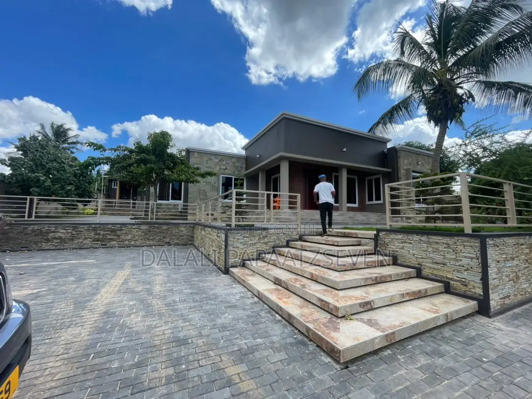 3bdrm House in Dalalipapaatzseven, Kinondoni for rent