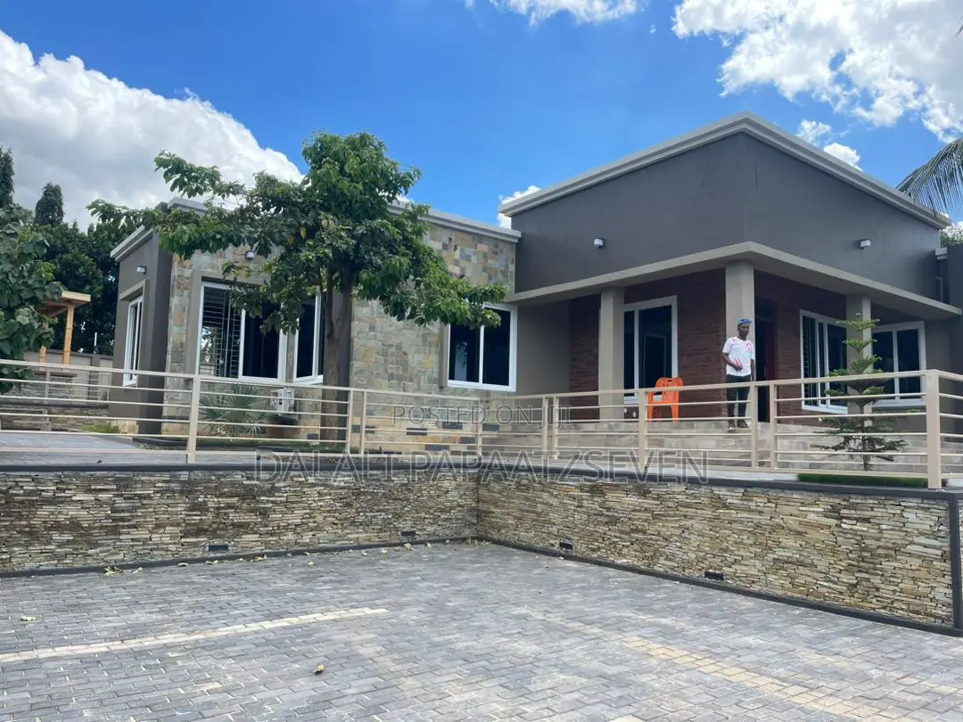 3bdrm House in Dalalipapaatzseven, Kinondoni for rent