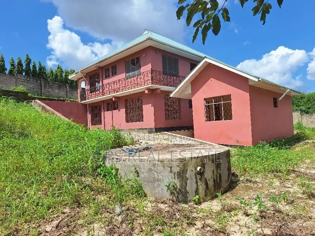6bdrm House in Kinyerez Kibaga B, Kinondoni for sale