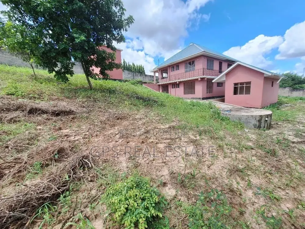 6bdrm House in Kinyerez Kibaga B, Kinondoni for sale