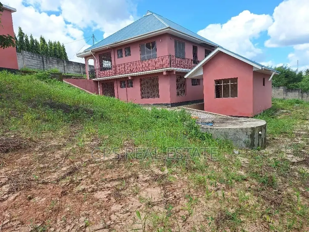 6bdrm House in Kinyerez Kibaga B, Kinondoni for sale