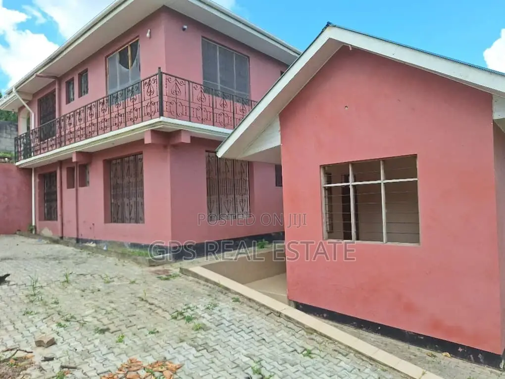 6bdrm House in Kinyerez Kibaga B, Kinondoni for sale