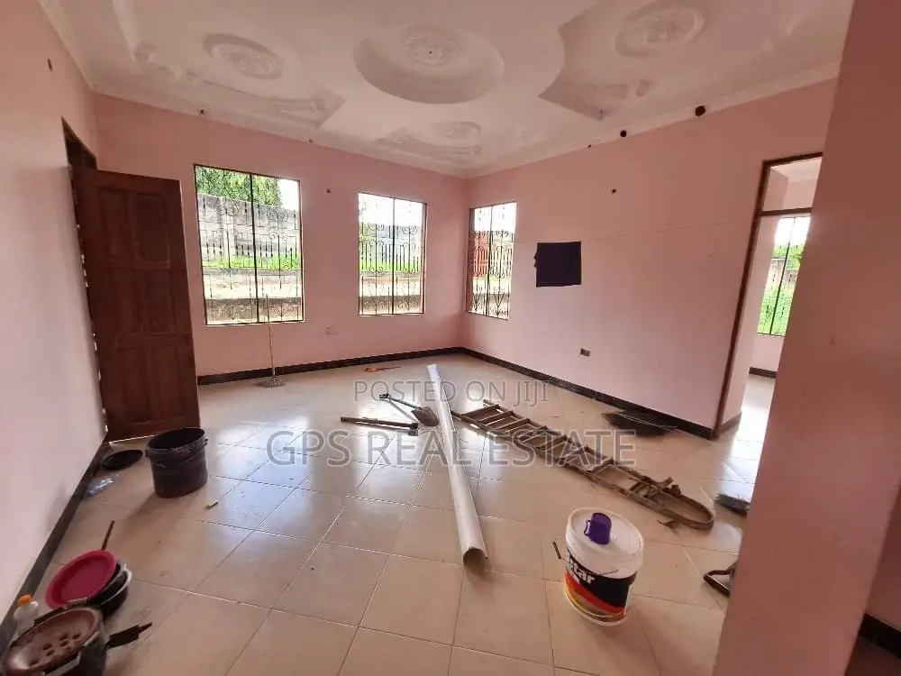6bdrm House in Kinyerez Kibaga B, Kinondoni for sale