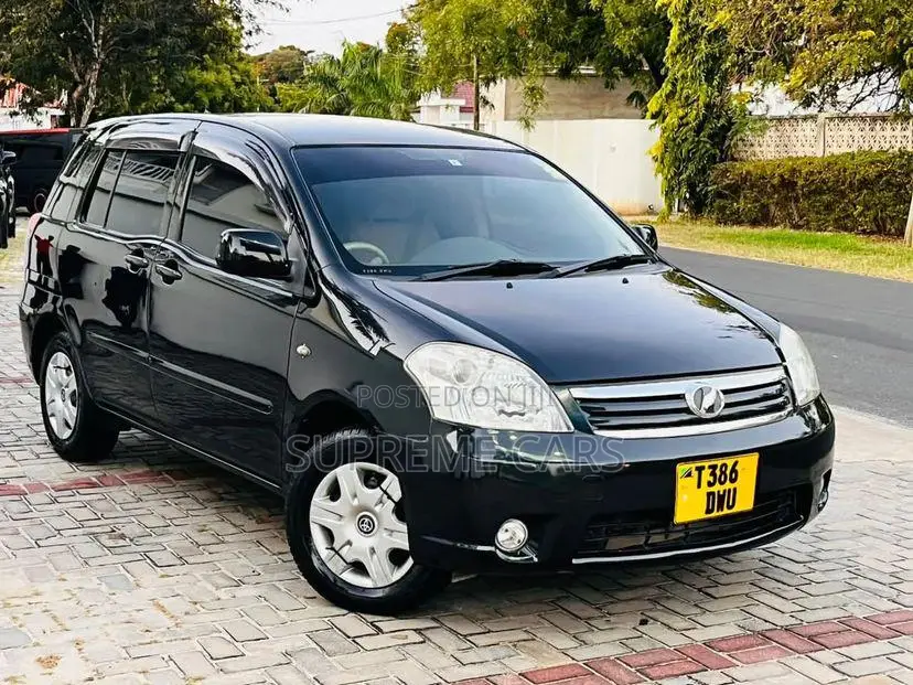 Toyota Raum 2011 Black