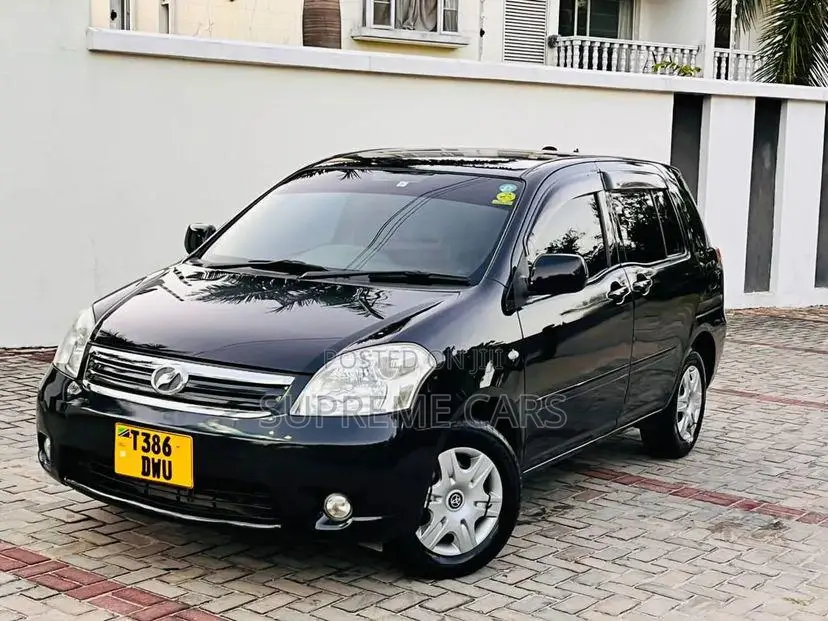 Toyota Raum 2011 Black