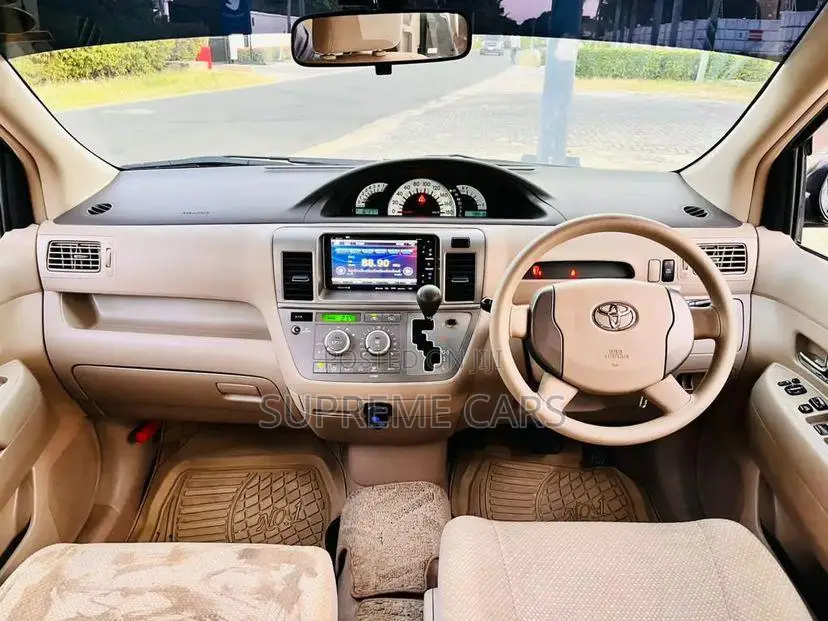 Toyota Raum 2011 Black