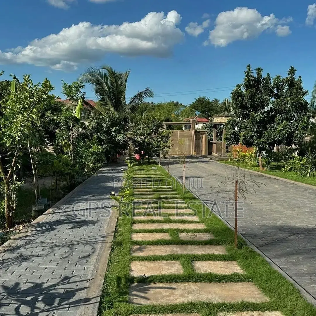 3bdrm House in Goba Njia Ya Madale, Kinondoni for sale