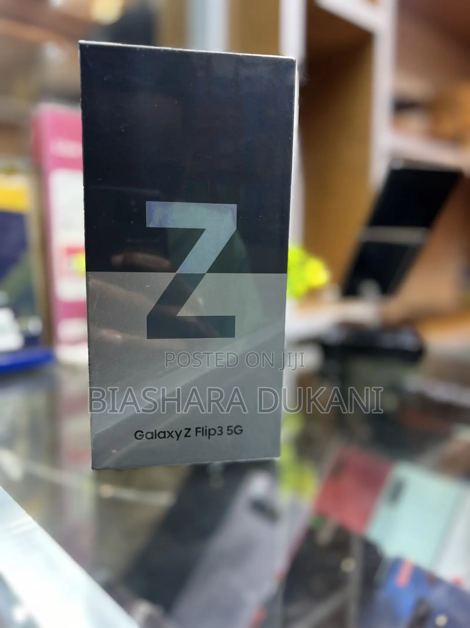 New Samsung Galaxy Z Flip3 5G 128 GB Black