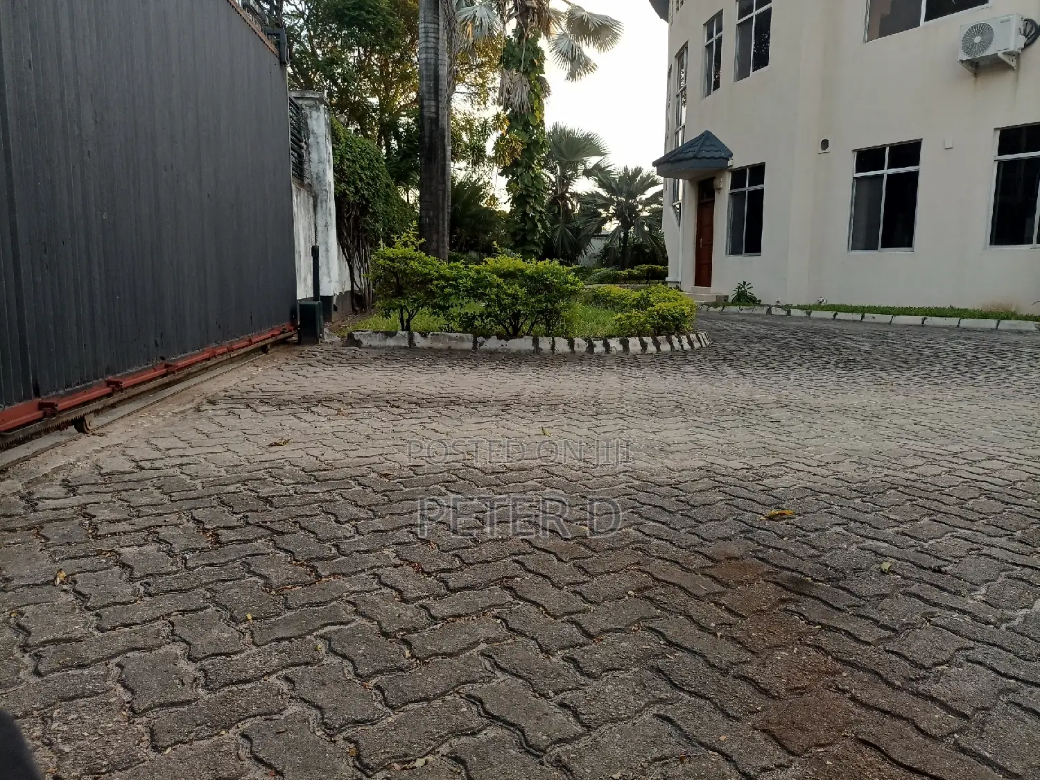 3bdrm House in Mikocheni for rent