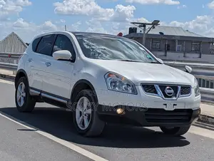 Nissan Dualis 2012 Off white