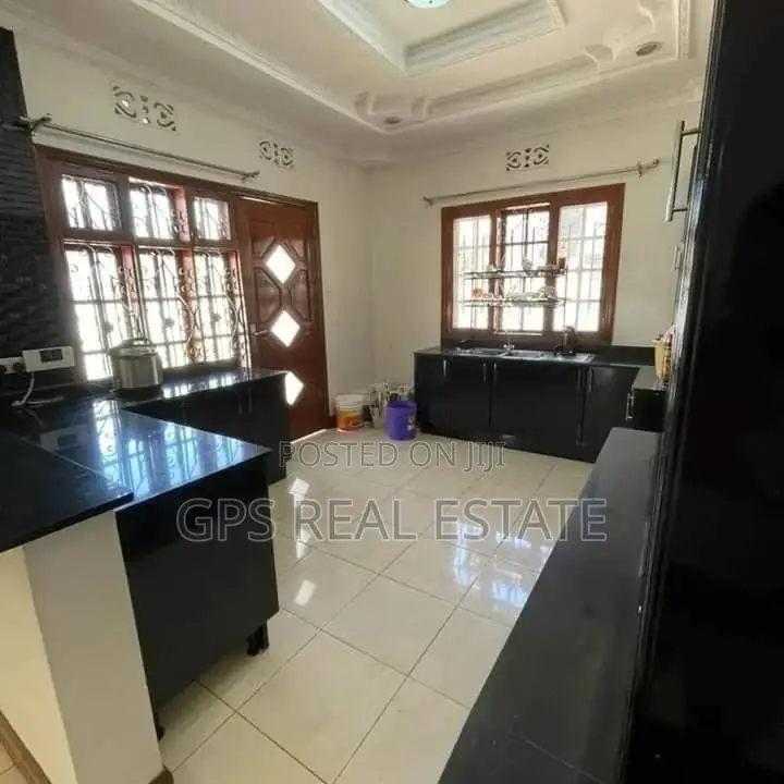 4bdrm House in Burka, Arusha for sale