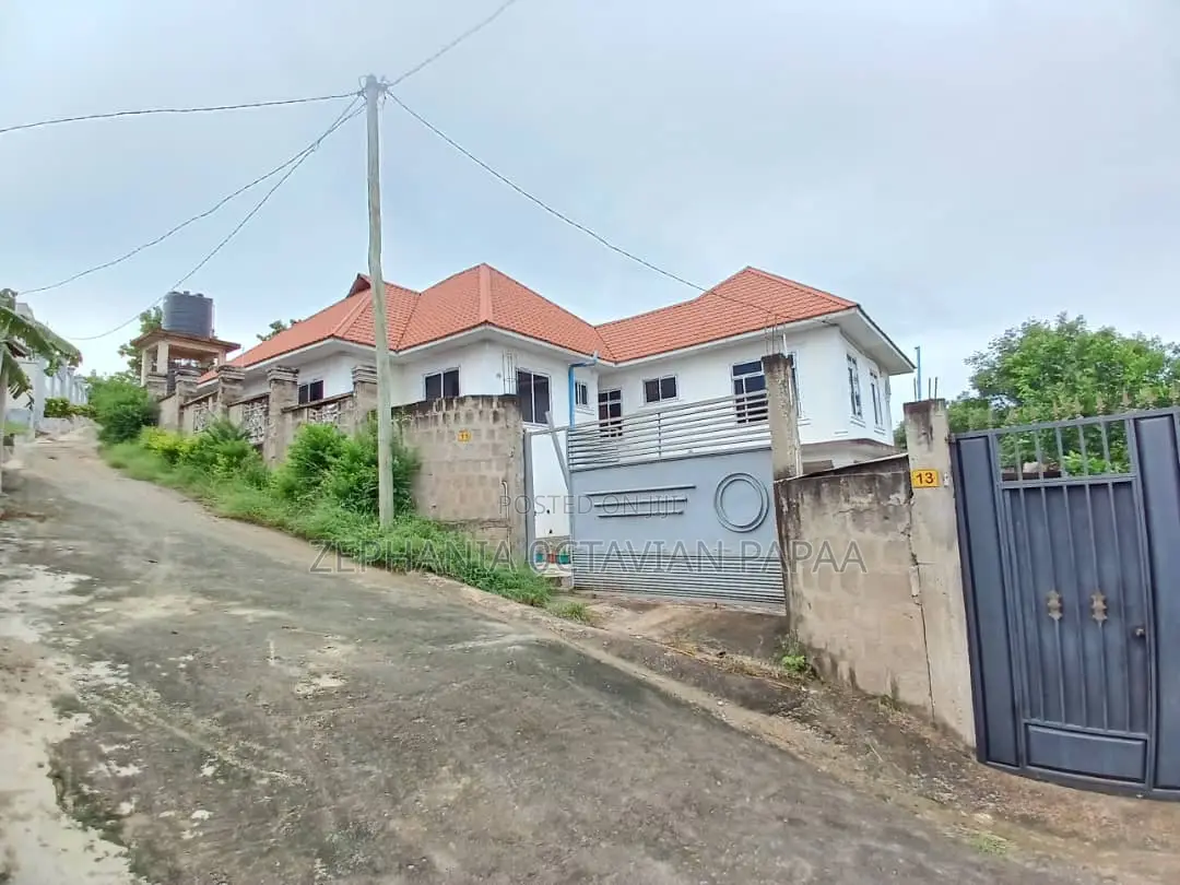 3bdrm Apartment in Kimara for sale