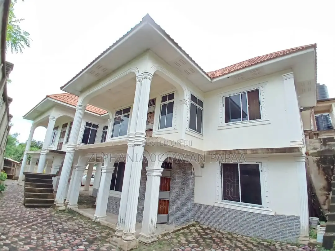 3bdrm Apartment in Kimara for sale