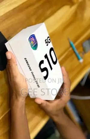 New Samsung Galaxy S10 5G 256 GB Black