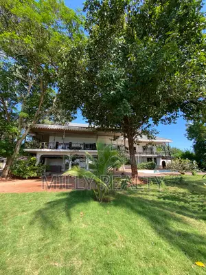 7bdrm House in 1St Beach House, Kinondoni for sale