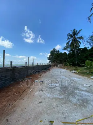 7bdrm House in 1St Beach House, Kinondoni for sale