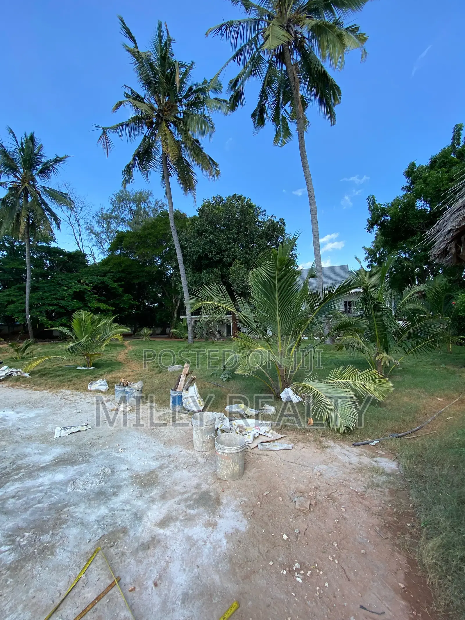 7bdrm House in 1St Beach House, Kinondoni for sale