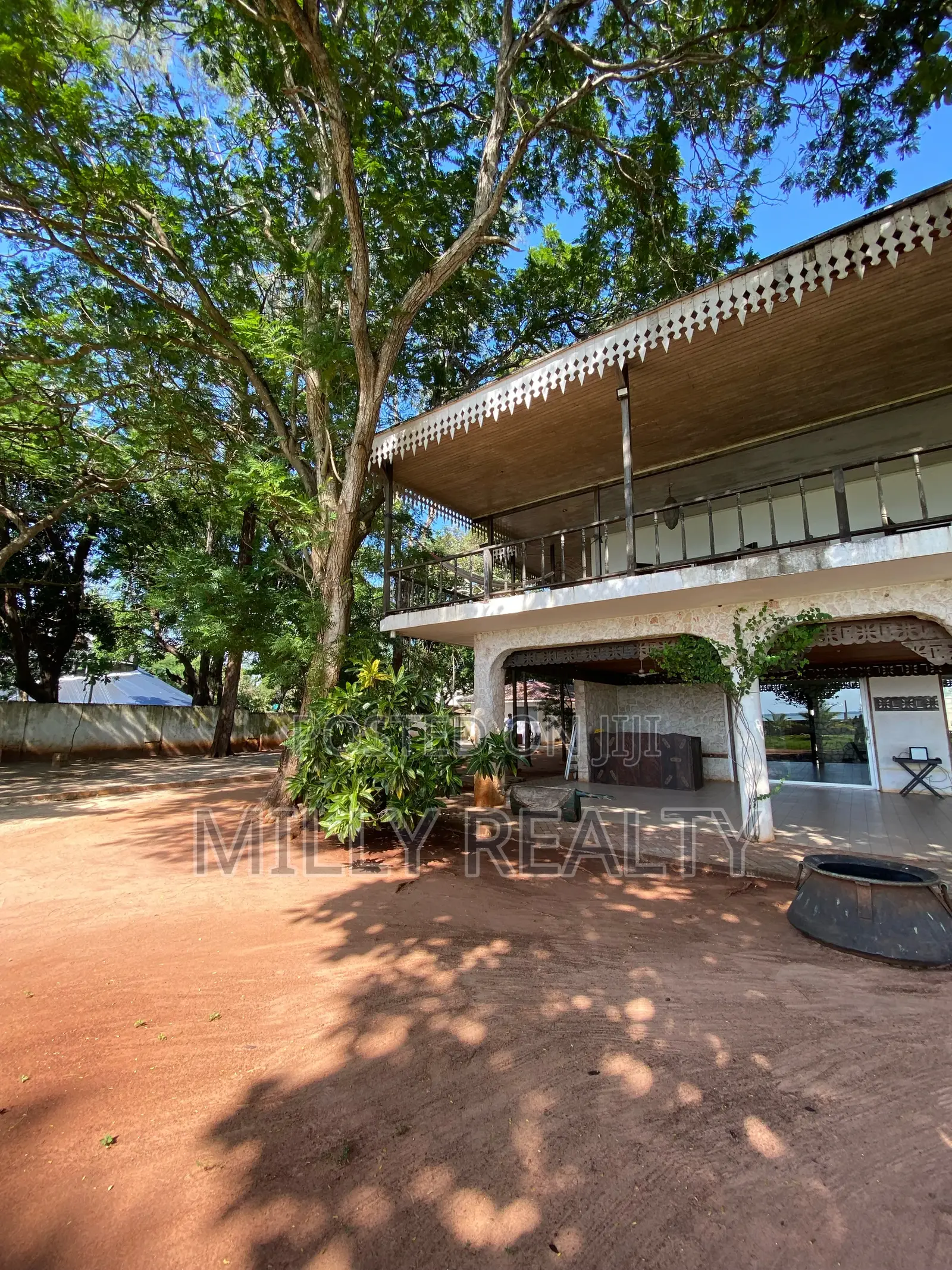 7bdrm House in 1St Beach House, Kinondoni for sale