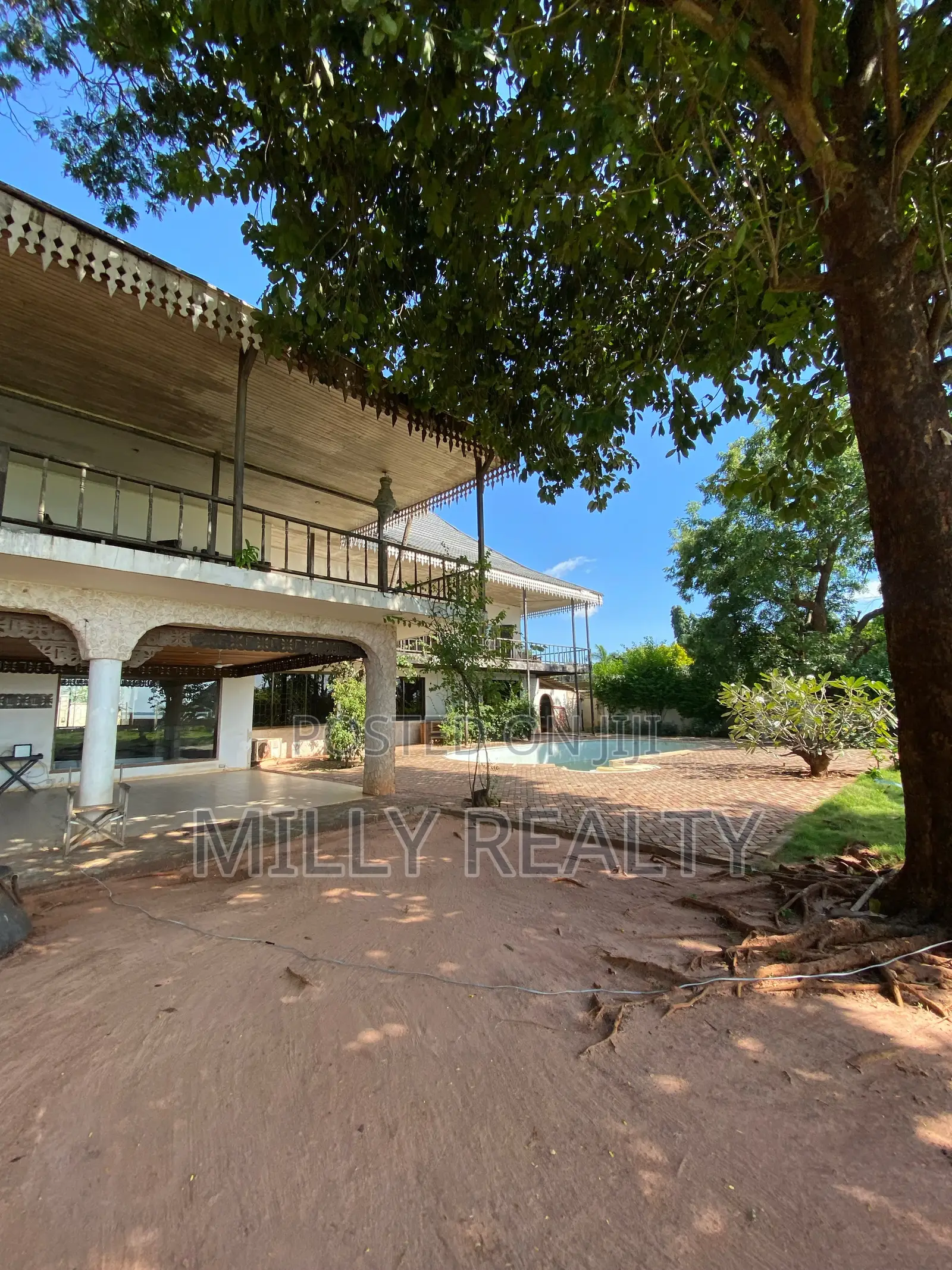 7bdrm House in 1St Beach House, Kinondoni for sale