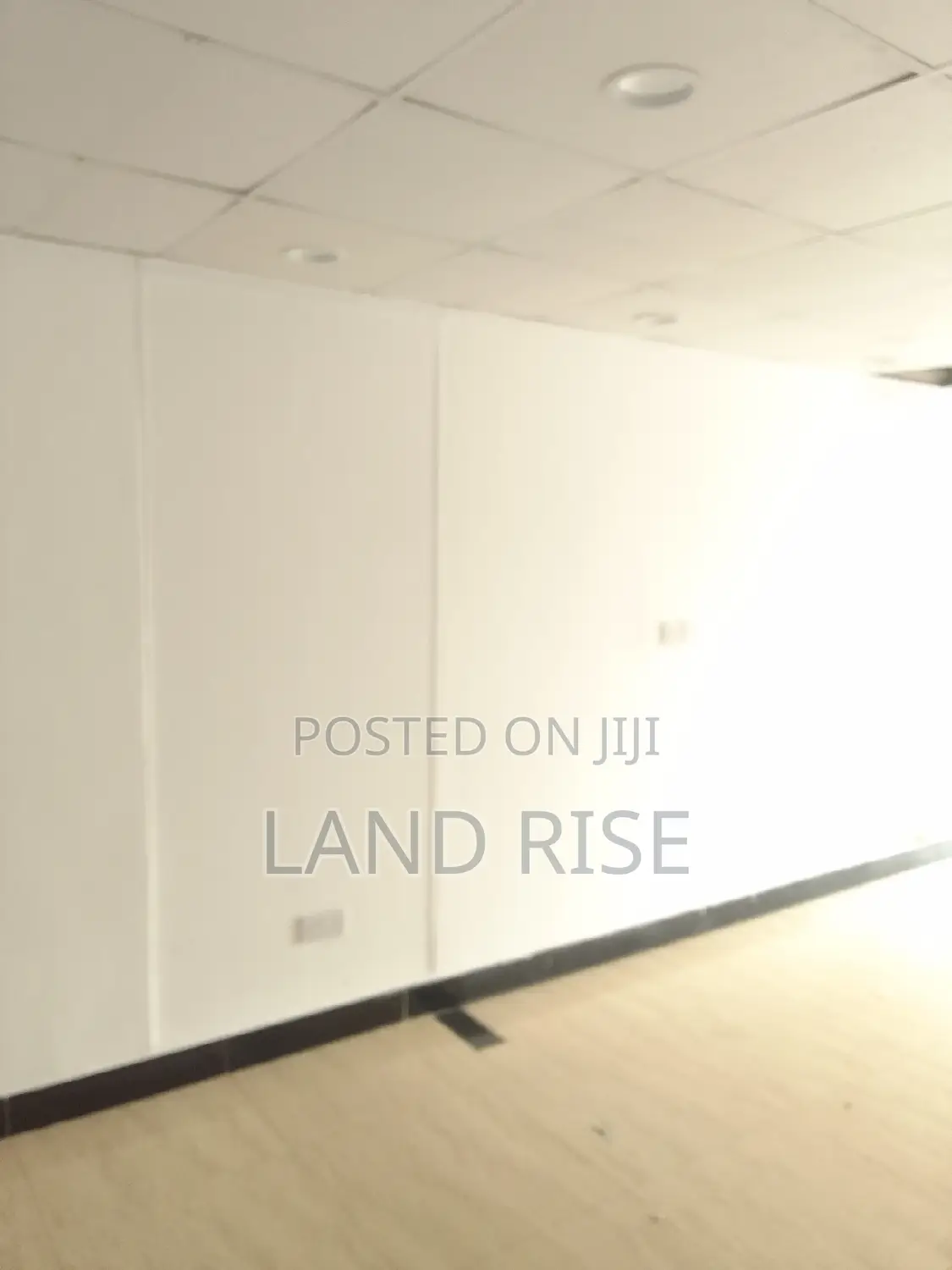 105 SQM Office Space in Posta
