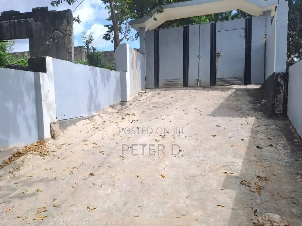 1bdrm Apartment in Kimara for rent