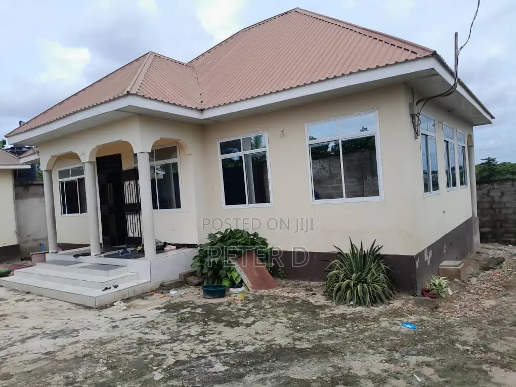 3bdrm House in Kinyerezi, Tabata for sale