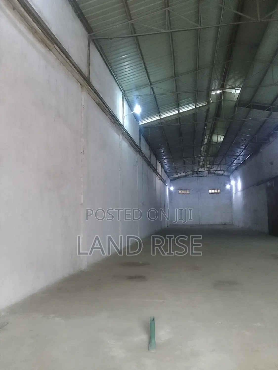 750 SQM Warehouse in Chang'ombe