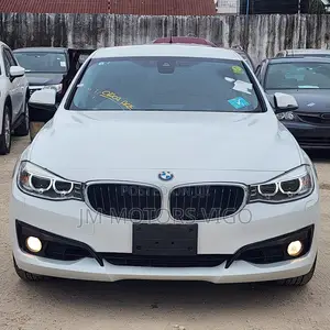 BMW 320i Sedan RWD 2014 White